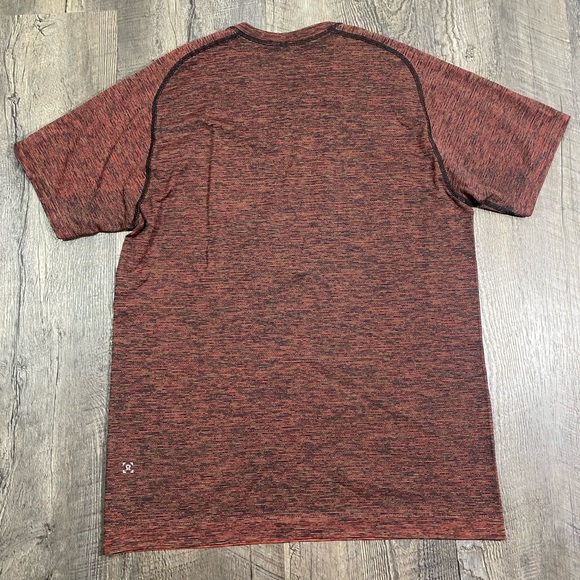 LULULEMON Mens Athletic Shirt - Picture 3 of 6